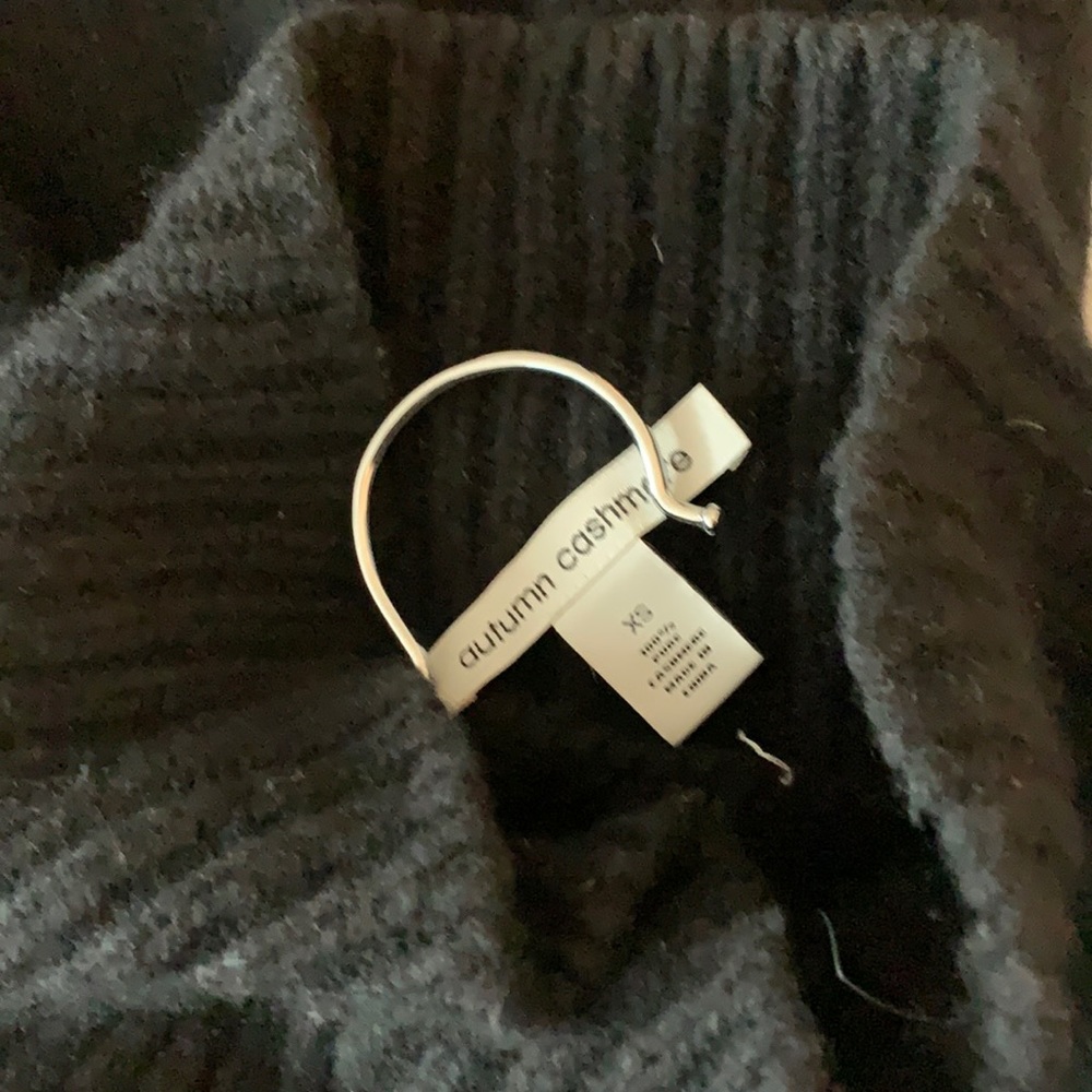 Autumn cashmere sleeveless turtleneck